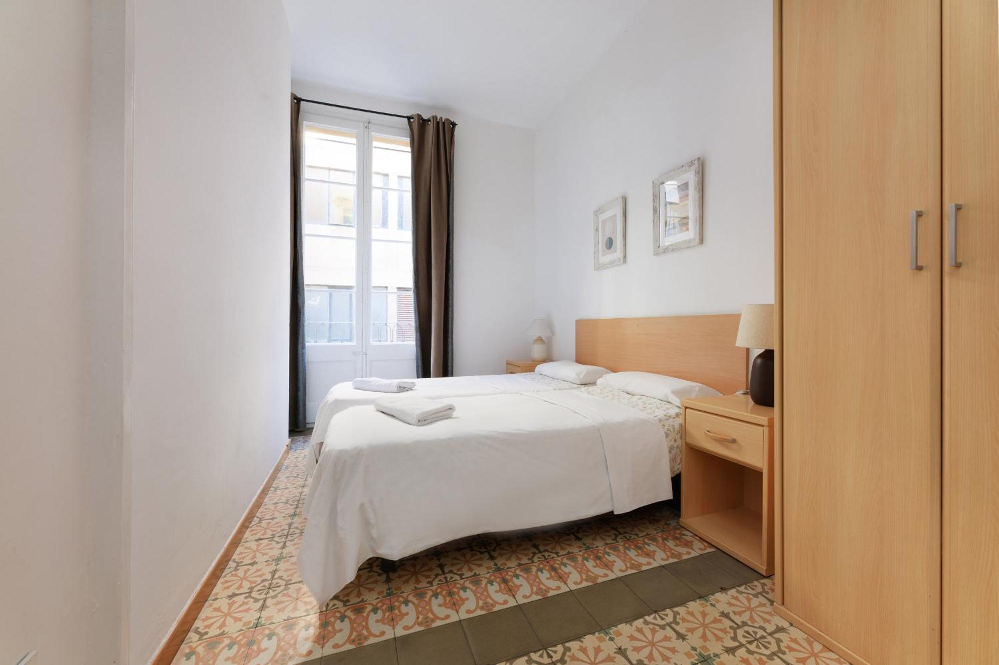 Aparteasy - Central Gracia Apartments — Photos 1